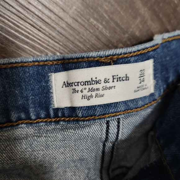 A&F OG 4" Mom Shorts- Light and Medium, sz 14/32. Used, great condition - Picture 4 of 6